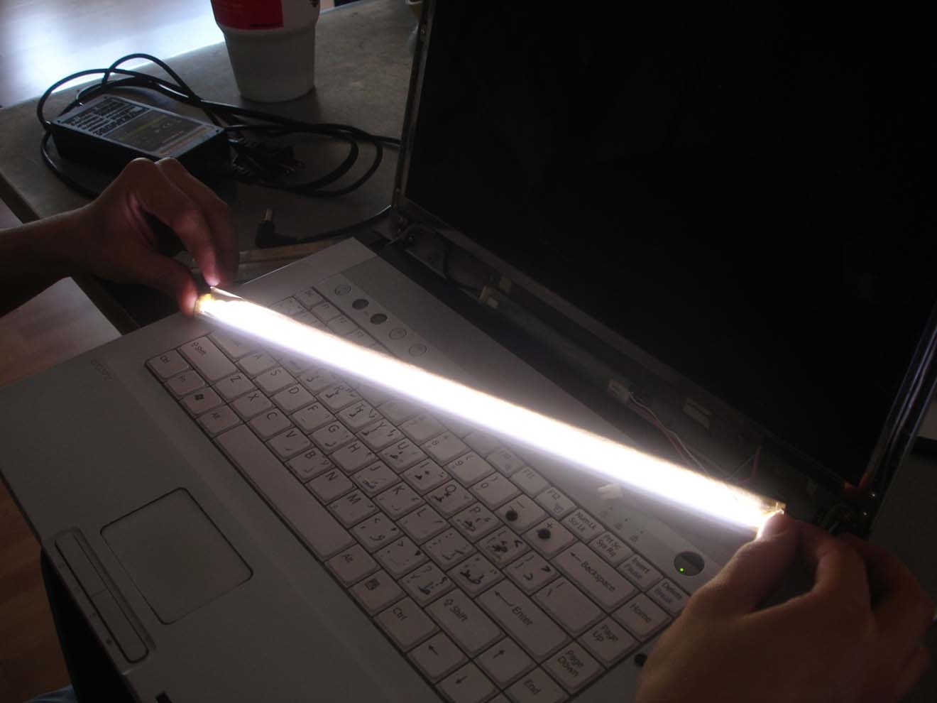 Замена и ремонт подсветки экрана ноутбука в Самаре